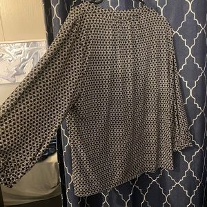 H&M’s dress shirt size large